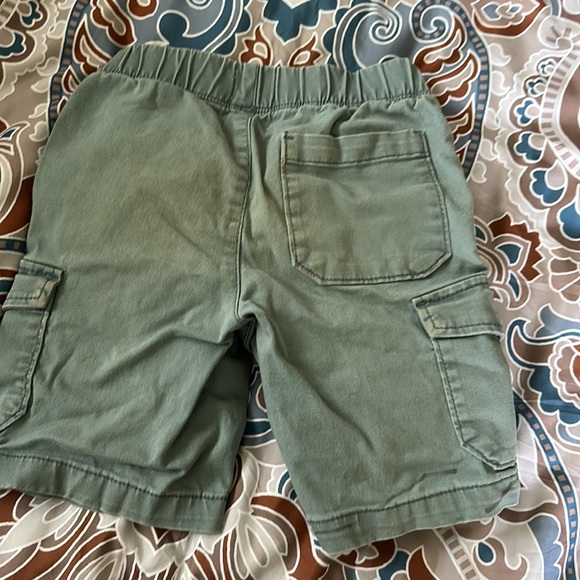 Old navy size five teal shorts with pockets - Picture 4 of 4